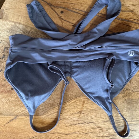 Lululemon size 8 sports bras - Picture 4 of 5